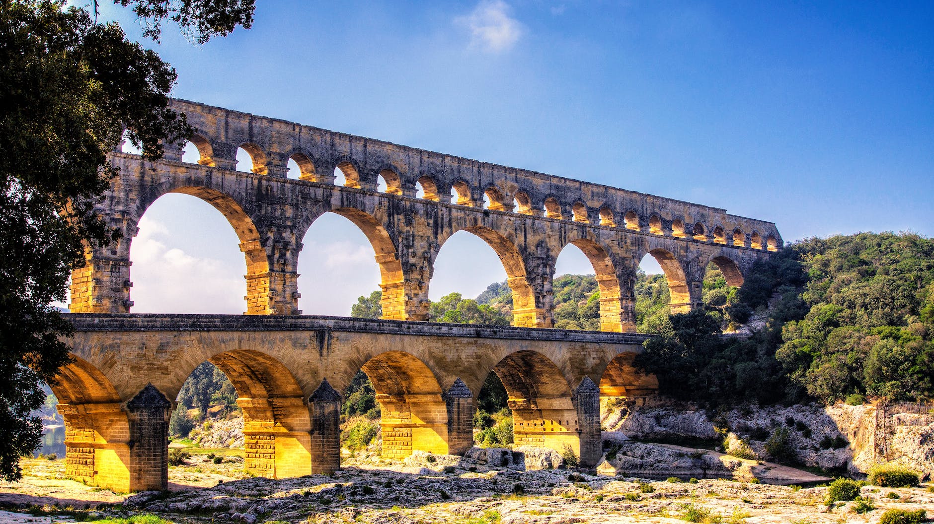 pont du gard roman aqueduct